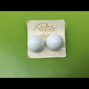 Vintage white balls pierced earrings made USA 70s